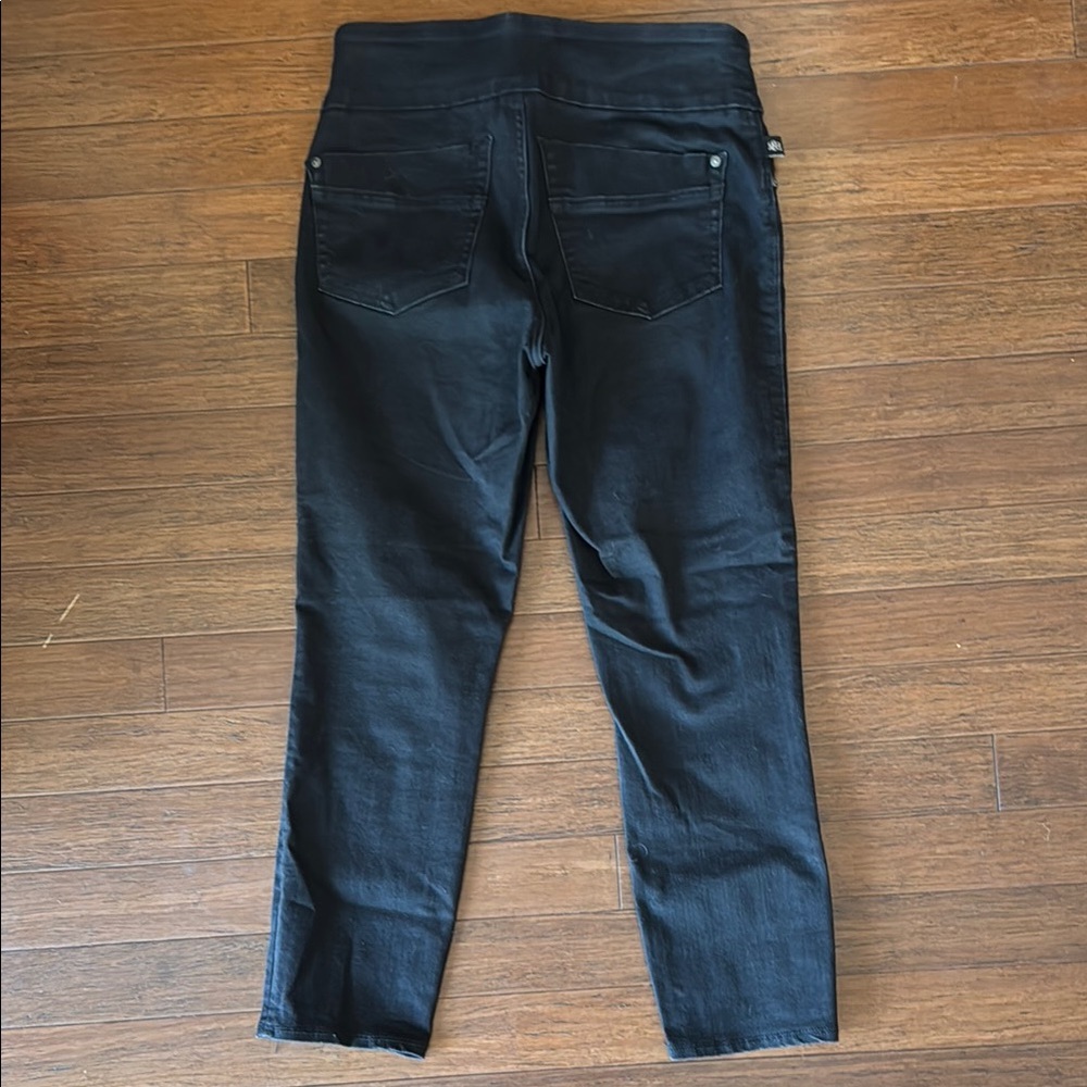 Rock & Republic pull On Black Straight Leg Jeans - Picture 2 of 2